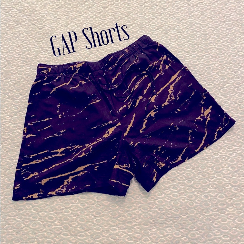 GAP Shorts w/ Elasticized Drawstring Waist. Rich Black & Gold Design.🖤💛